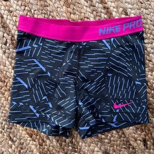 Comfort and Performance Combined: Nike Pro Spandex Size M